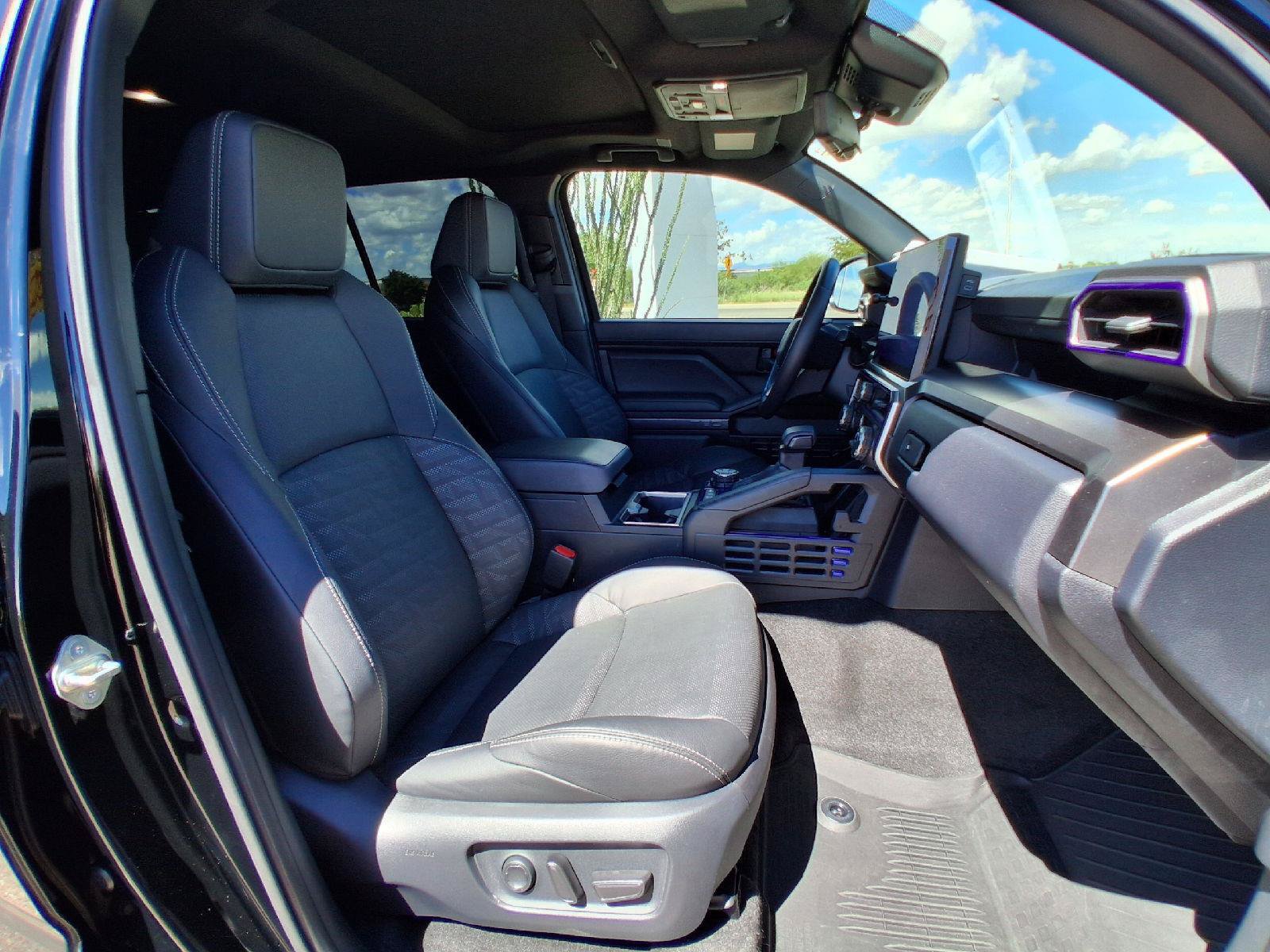 Used 2025 Toyota 4Runner TRD Off-Road Premium AWD/4WD image 31
