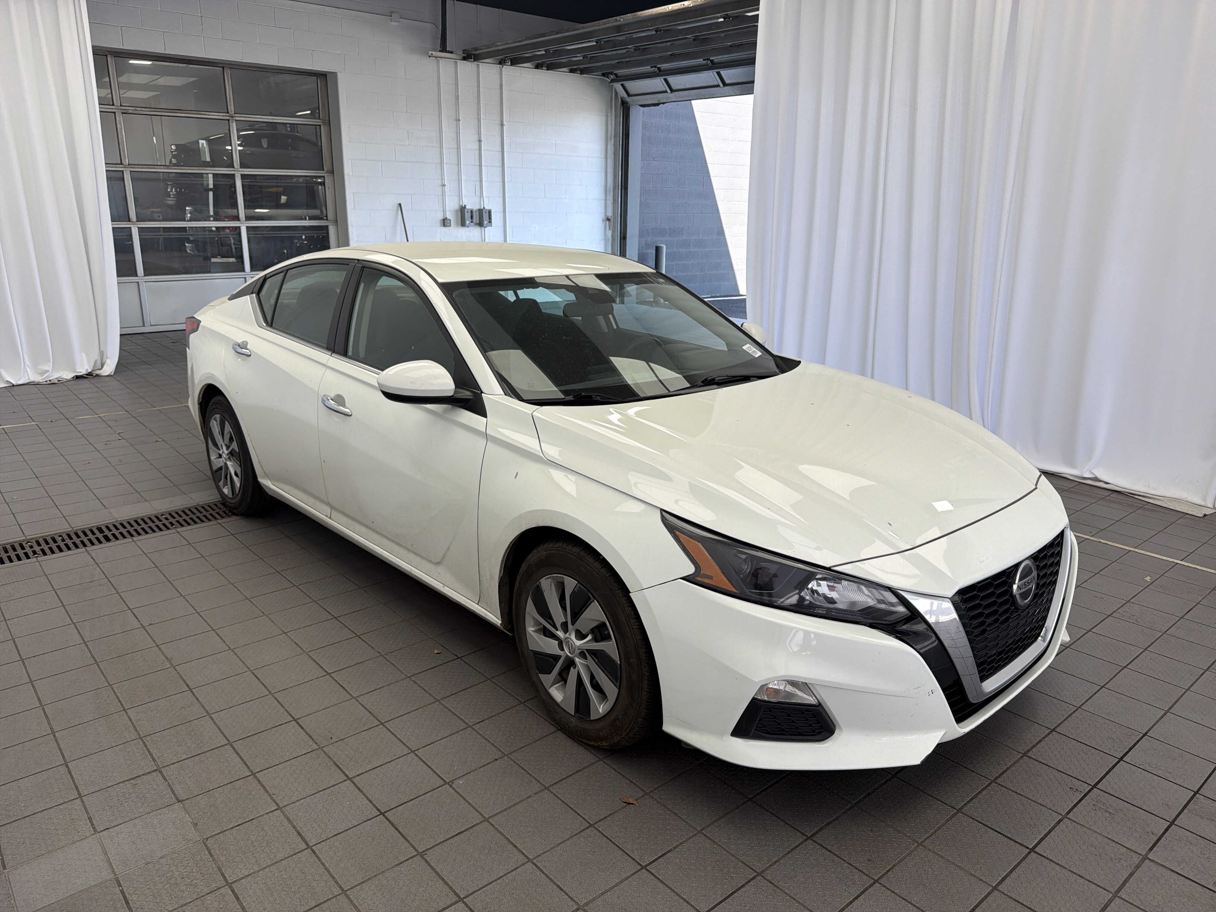 Used 2022 Nissan Altima 2.5 S image 3