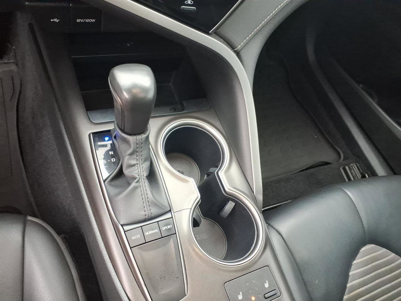 Used 2023 Toyota Camry SE w/ Cold Weather Package image 13