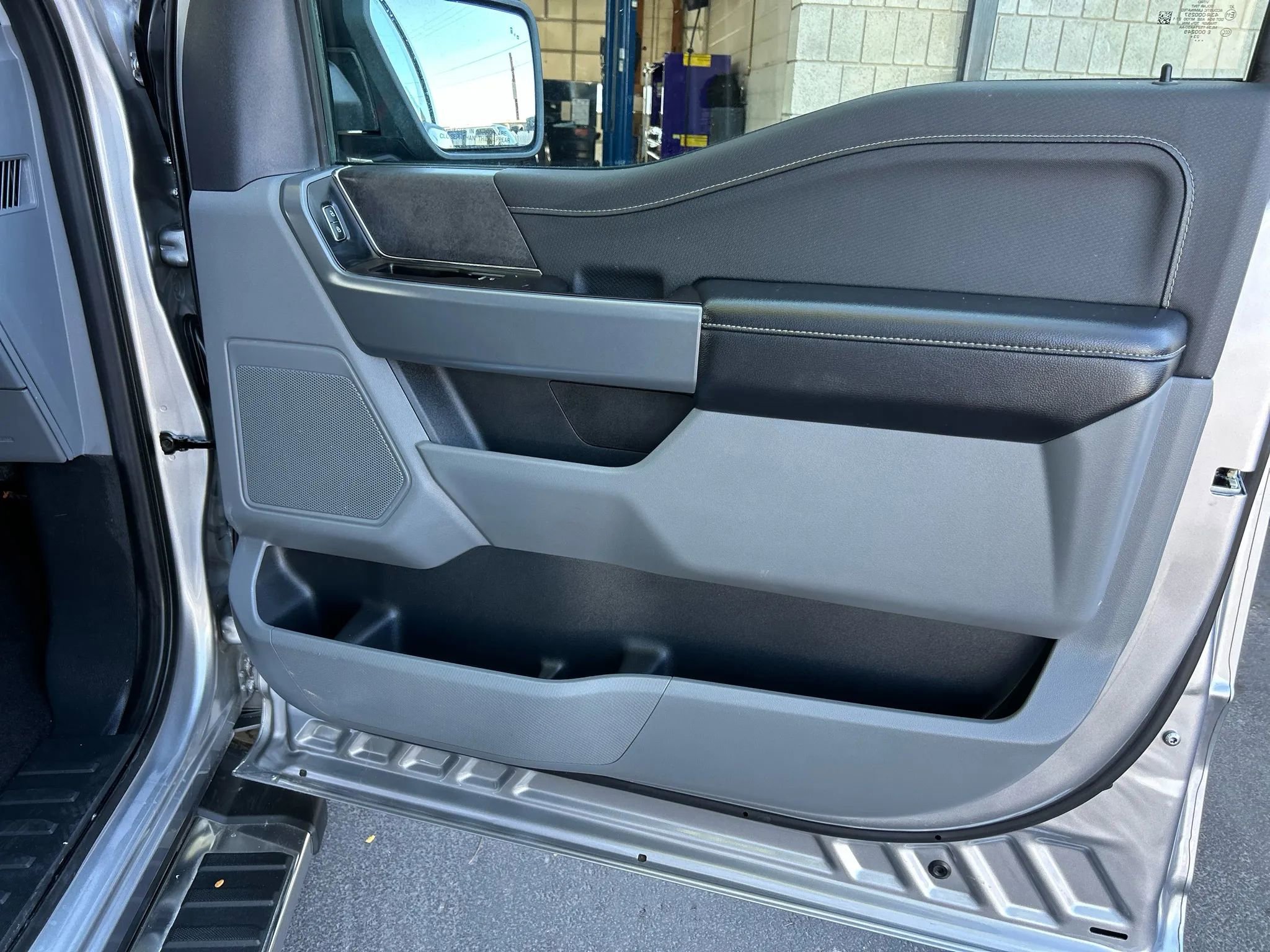 Used 2024 Ford F150 XLT w/ Mobile Office Package image 15