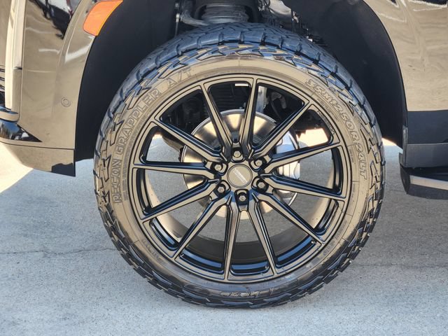 Used 2023 Cadillac Escalade ESV Sport Platinum w/ LPO, Floor Liner Package AWD/4WD image 17