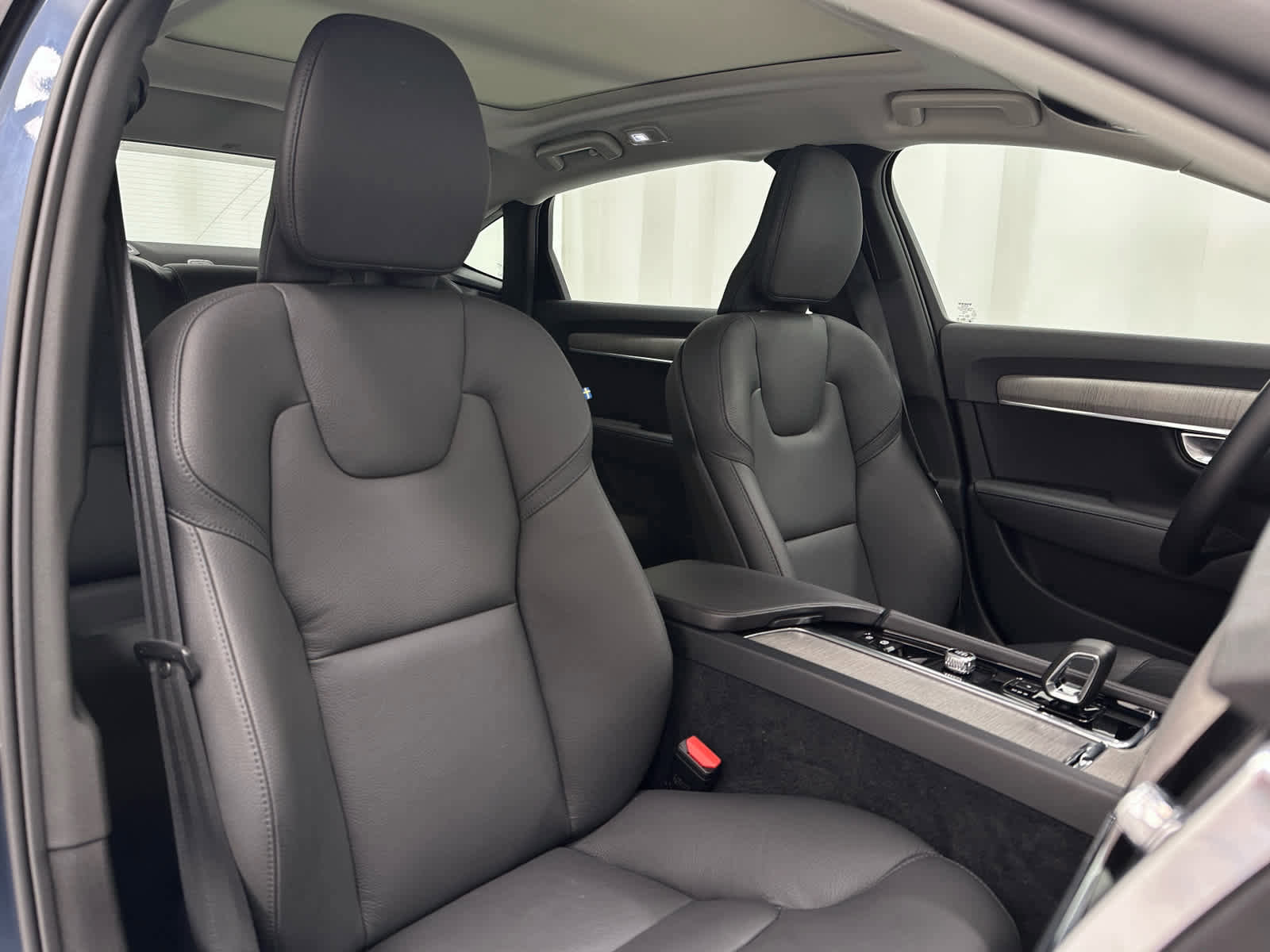 Used 2023 Volvo S90 B6 Plus AWD/4WD image 19