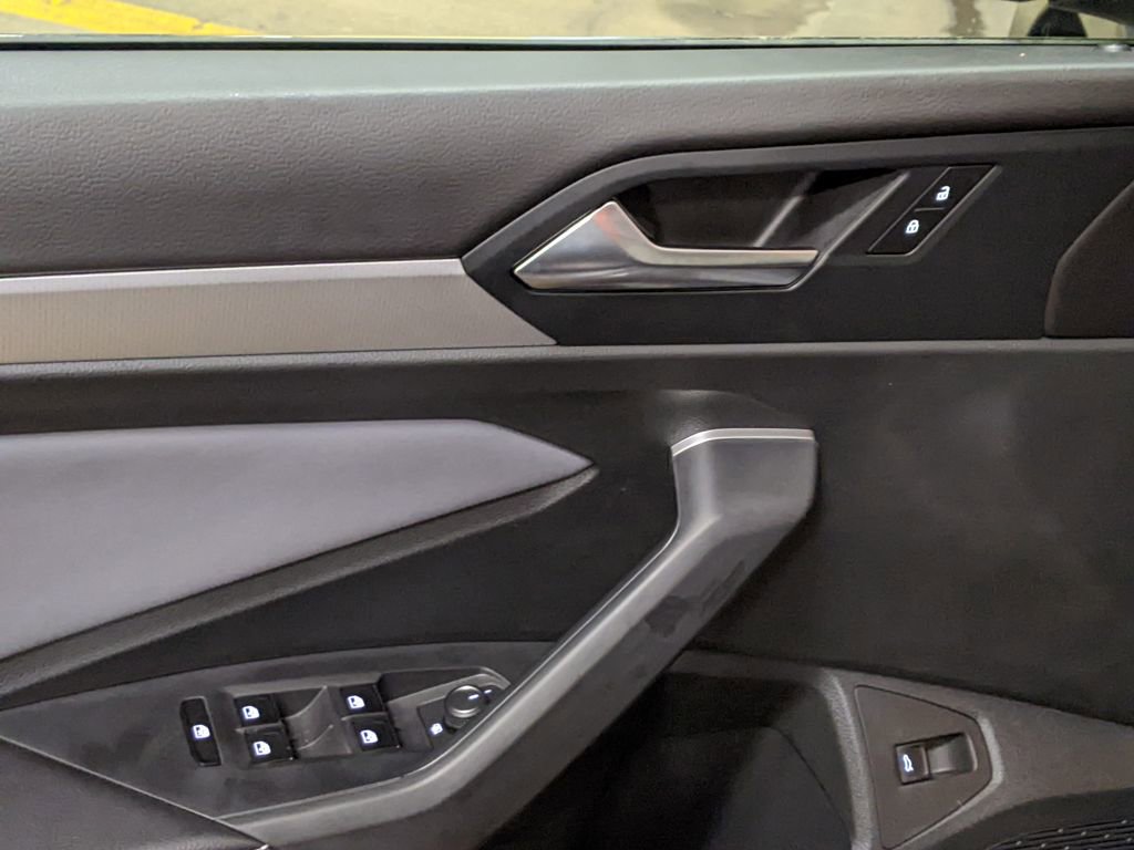 New 2026 Volkswagen Jetta SE FWD image 10