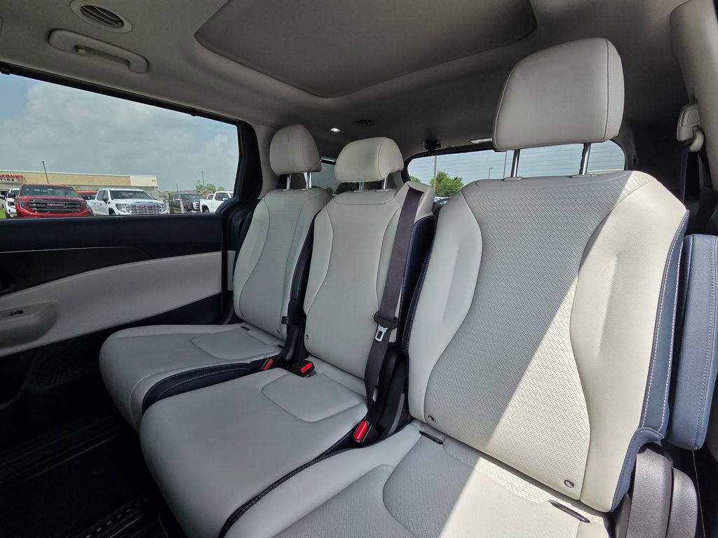 Used 2026 Kia Carnival SX Prestige FWD image 25