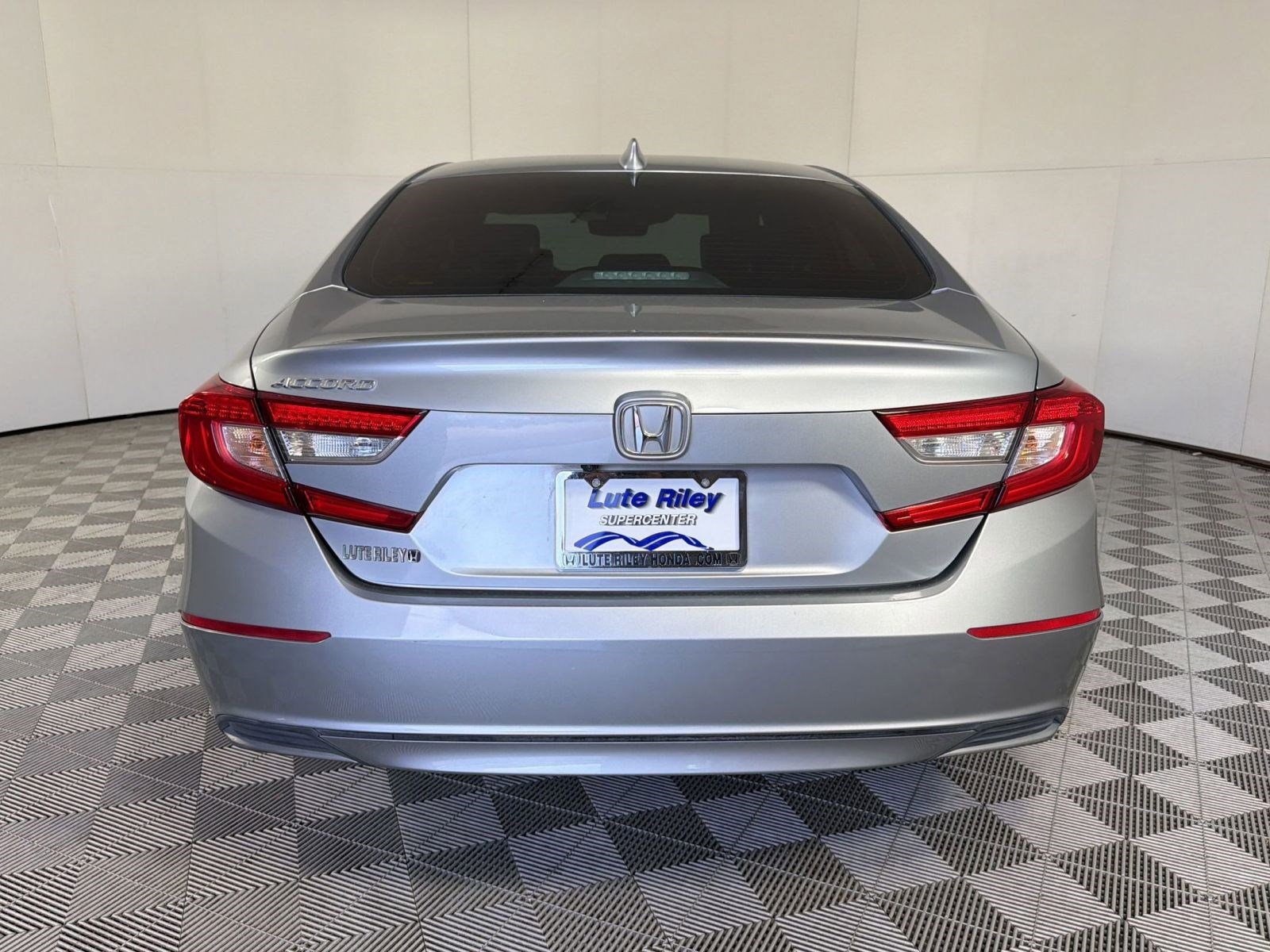 Certified 2018 Honda Accord EX-L image 10