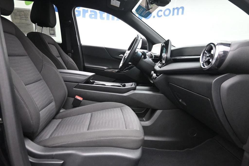 Used 2025 Chevrolet Equinox LT AWD/4WD image 9