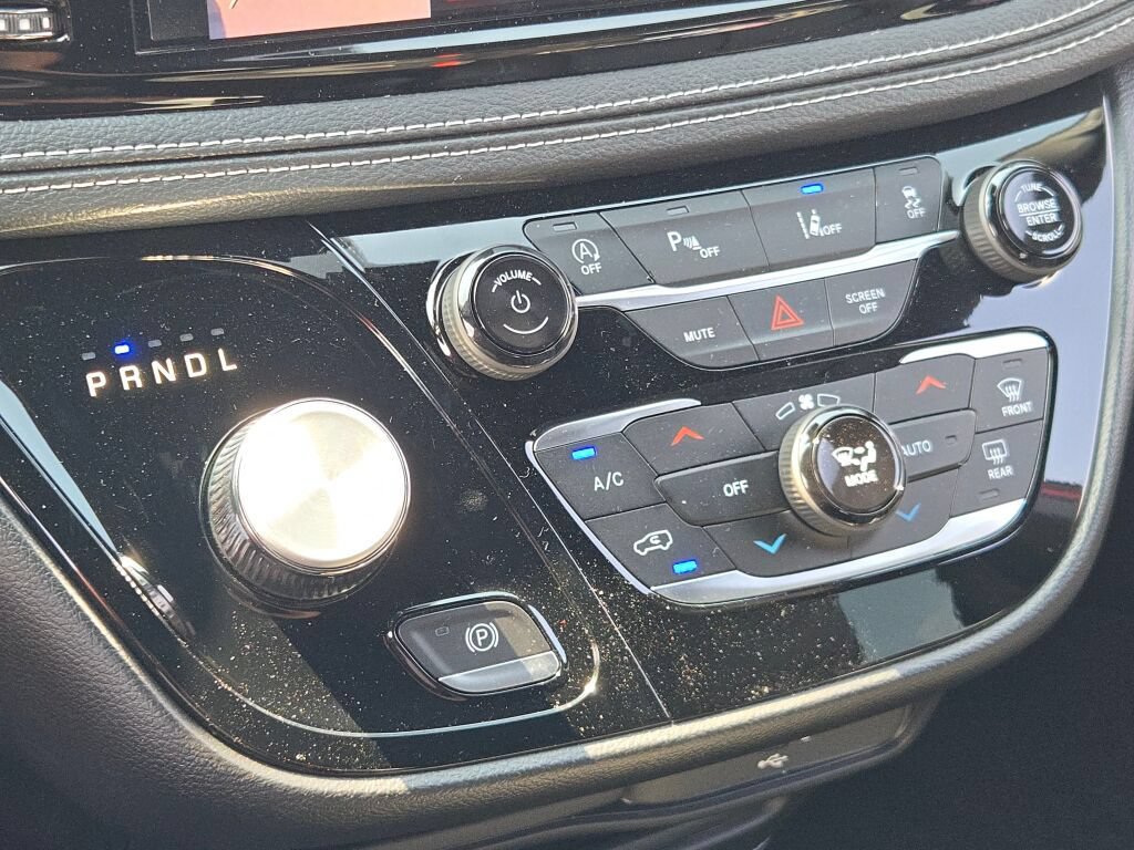 New 2027 Chrysler Pacifica Select AWD/4WD image 29