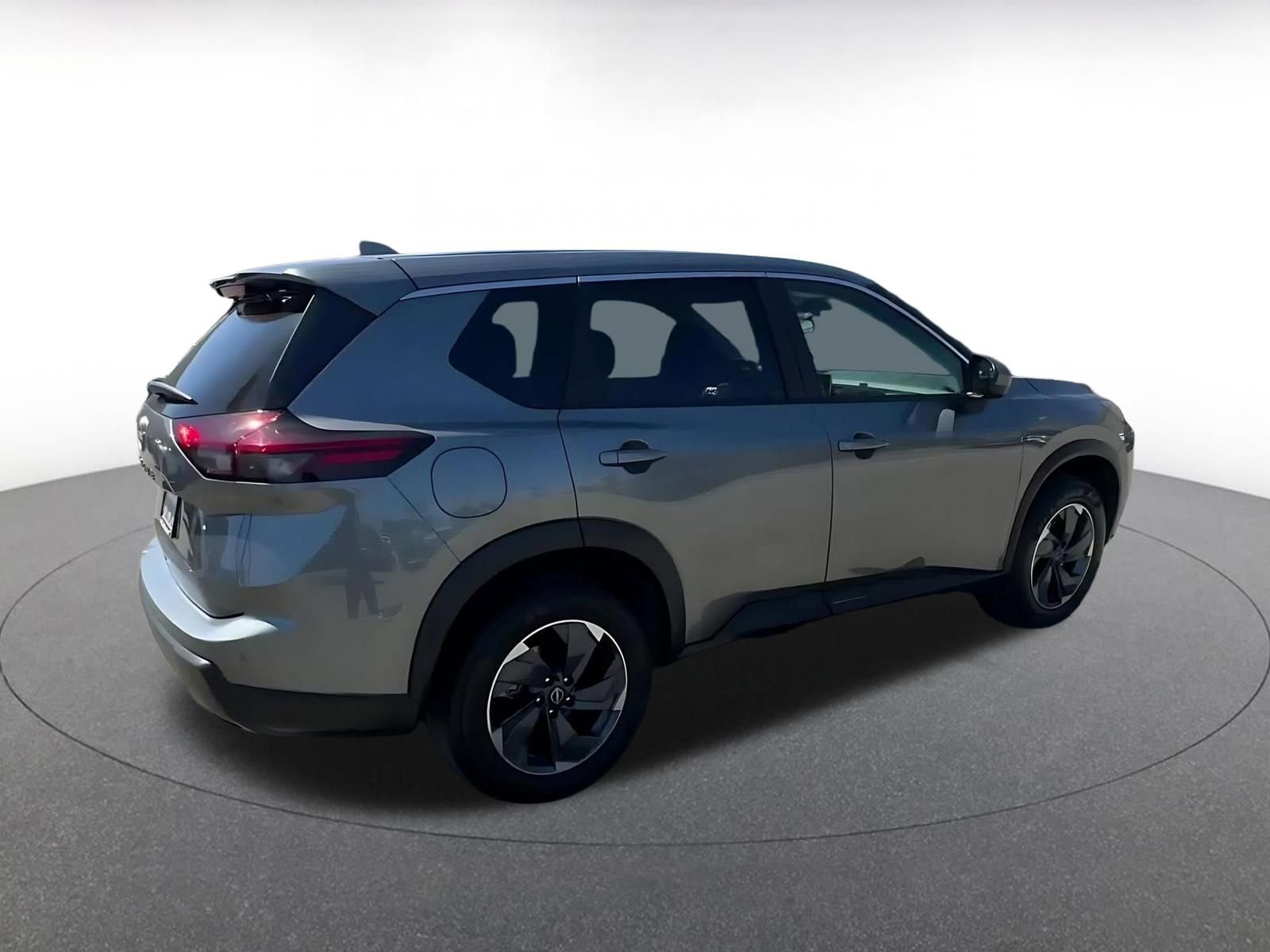 Used 2025 Nissan Rogue SV FWD image 15
