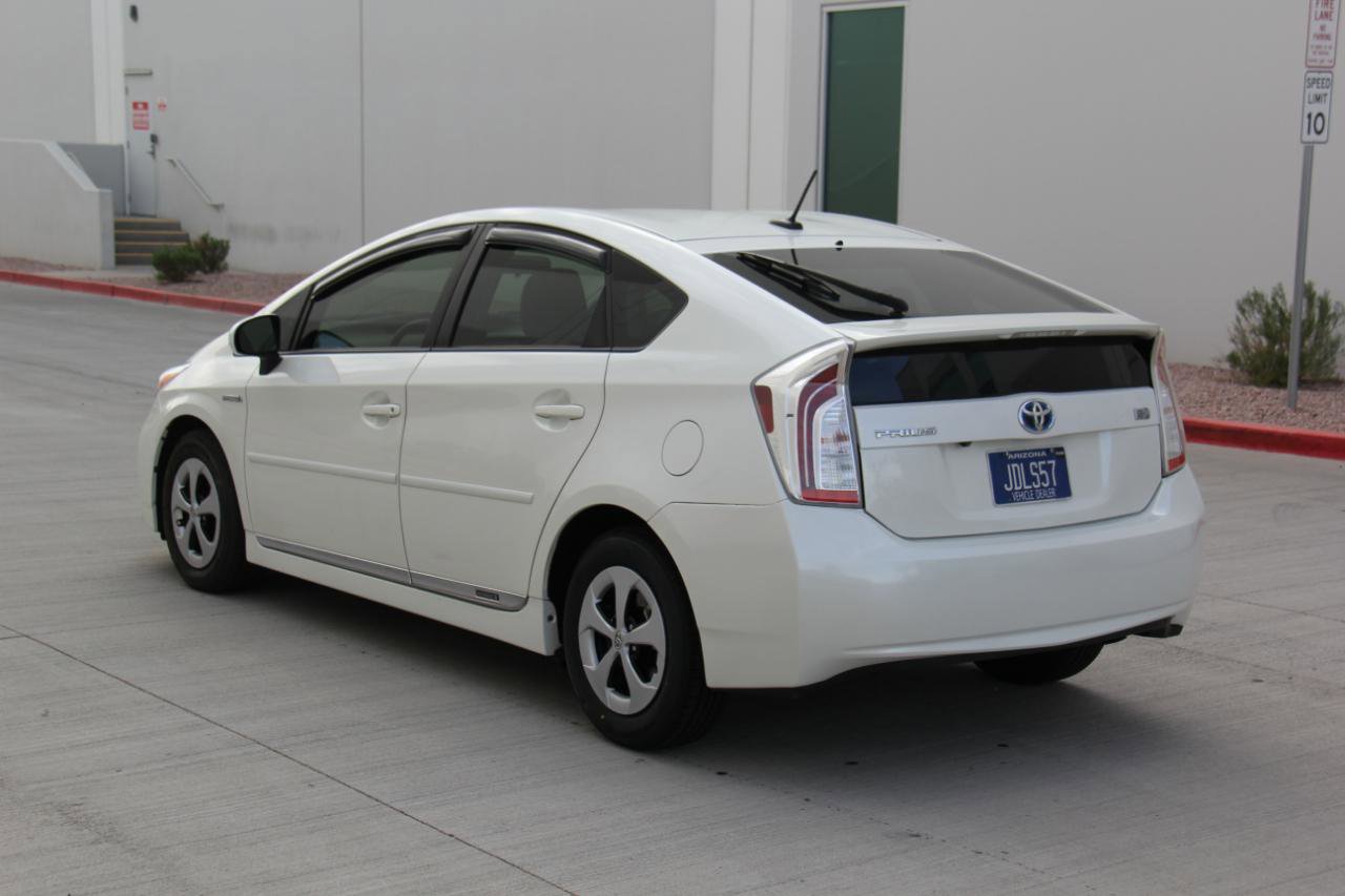 Used 2015 Toyota Prius Three image 7