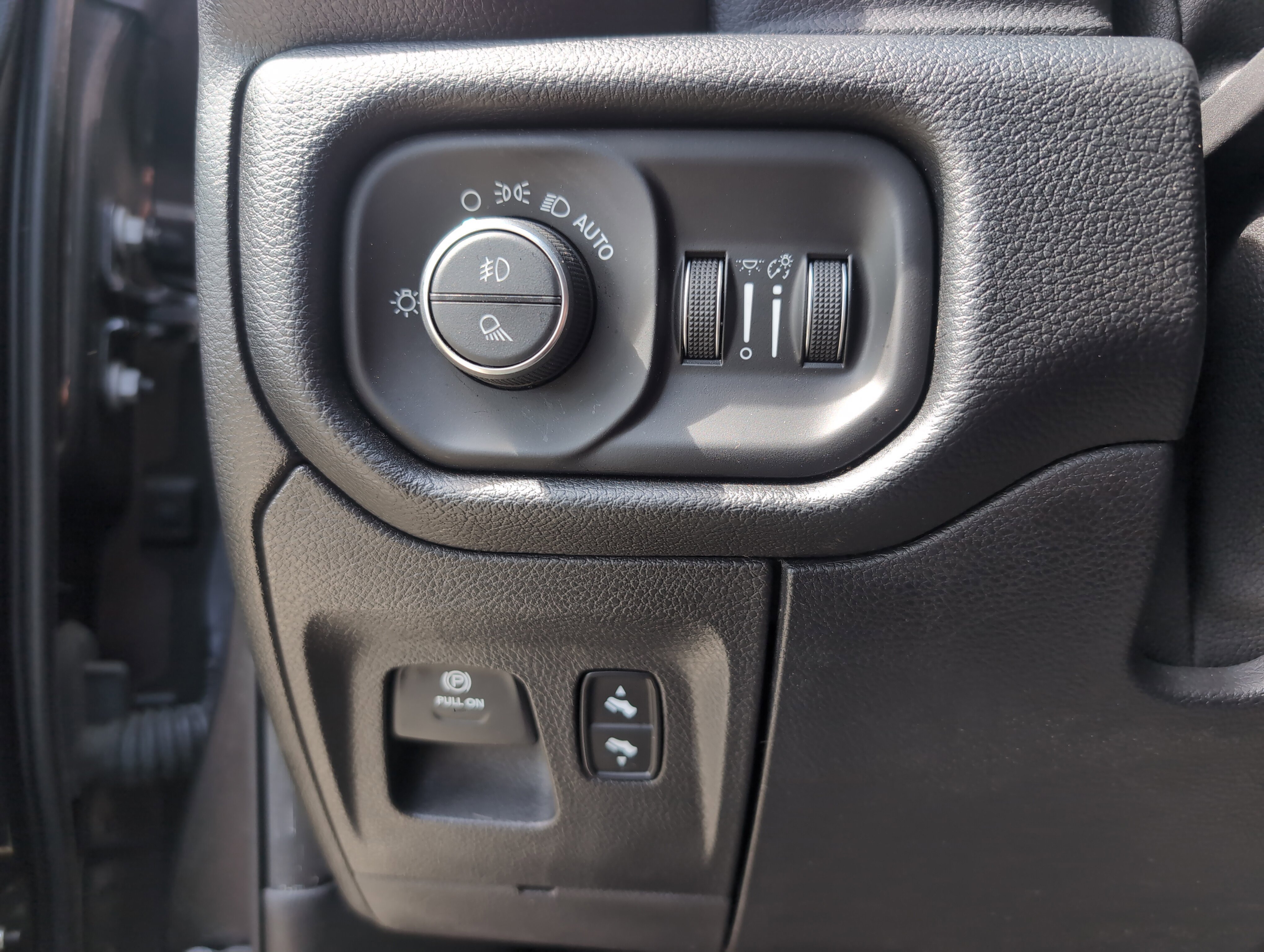 Used 2019 RAM 1500 Rebel w/ Rebel Level 2 Equipment Group AWD/4WD image 36