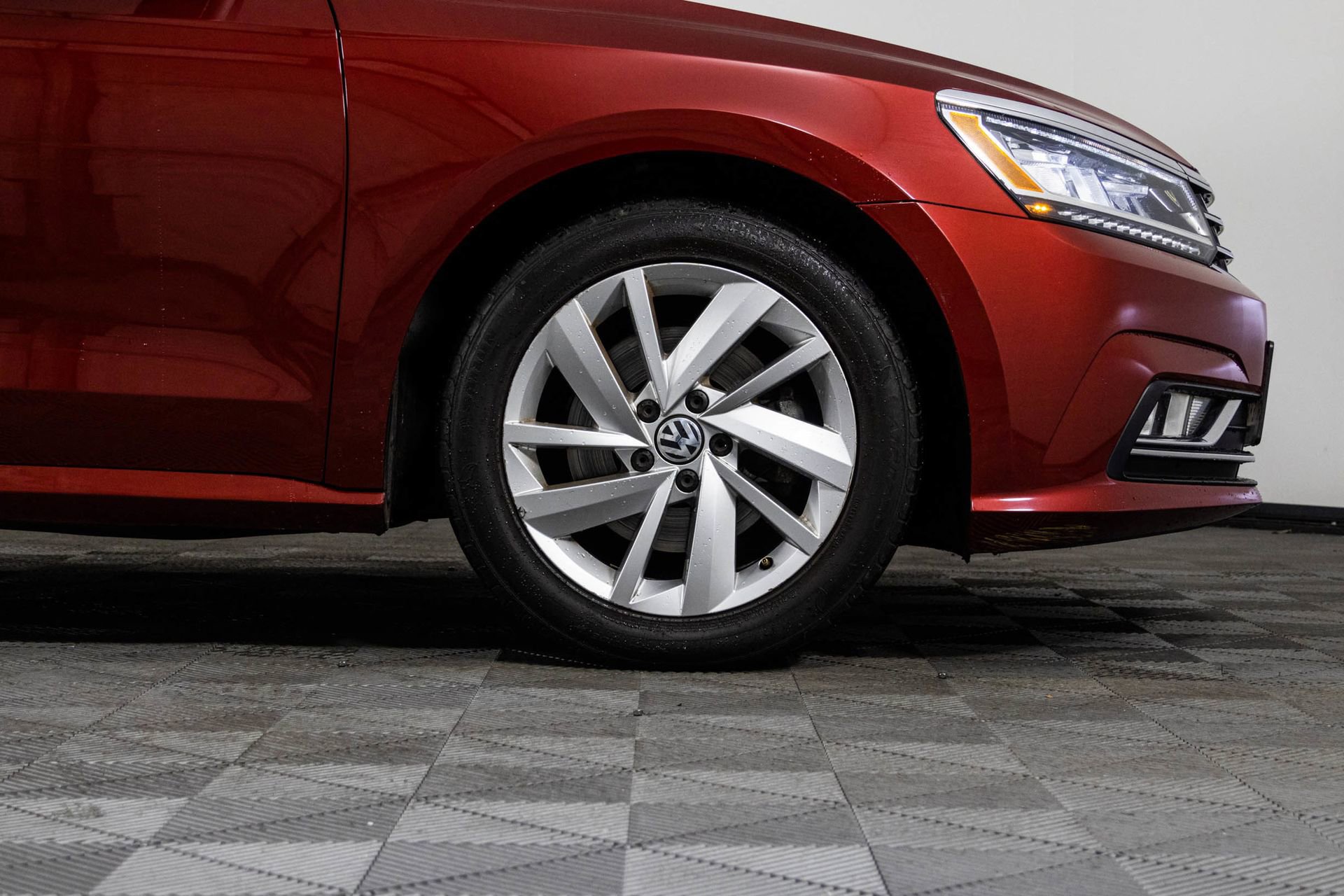 Used 2018 Volkswagen Passat 2.0T SE w/ SE Lighting Package image 42