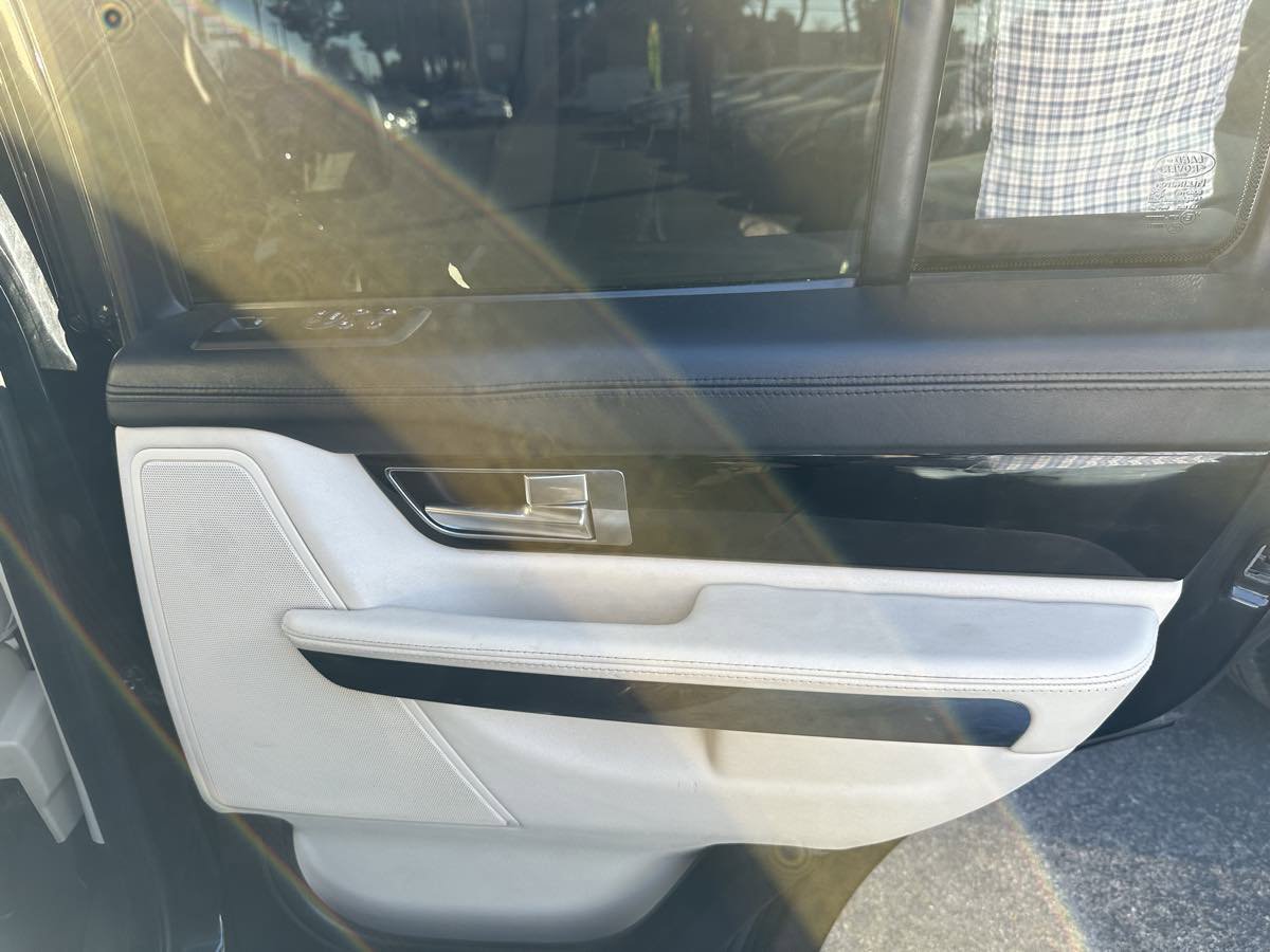 Used 2011 Land Rover Range Rover Sport Supercharged image 17