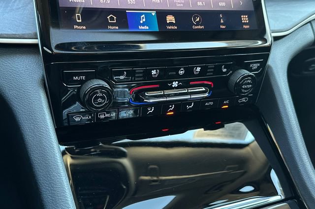 Certified 2022 Jeep Grand Cherokee Limited 4xe w/ Luxury Tech Group II image 21