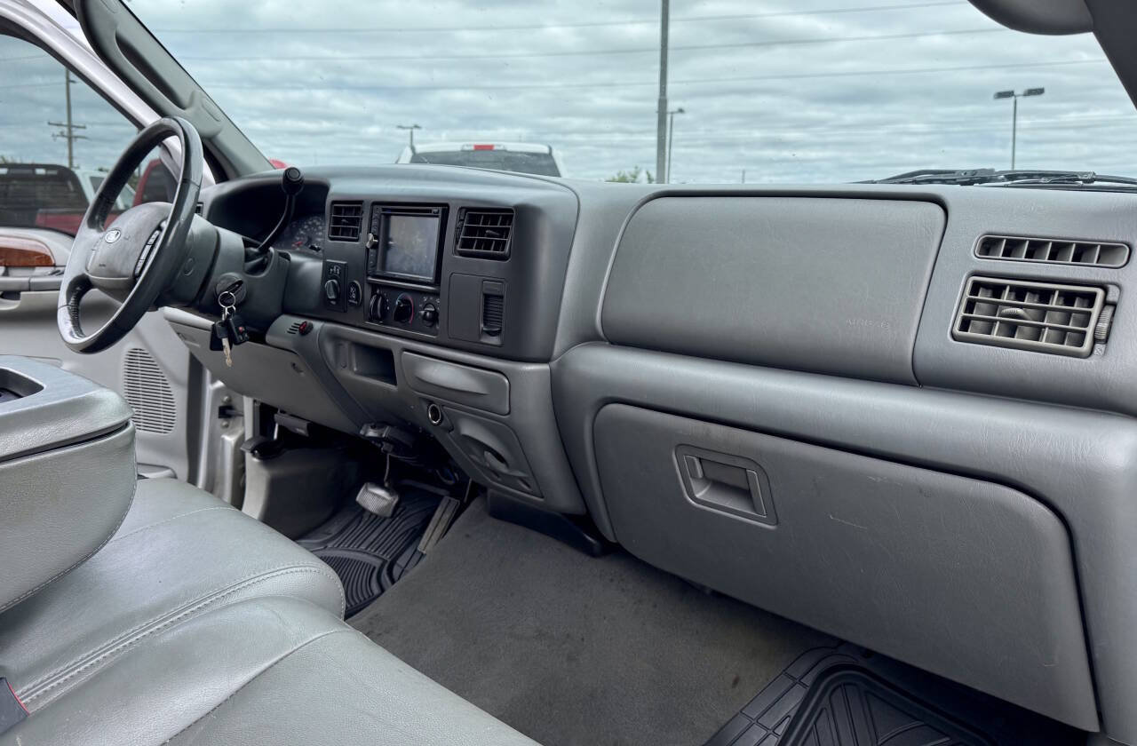 Used 2004 Ford F250 Lariat AWD/4WD image 12