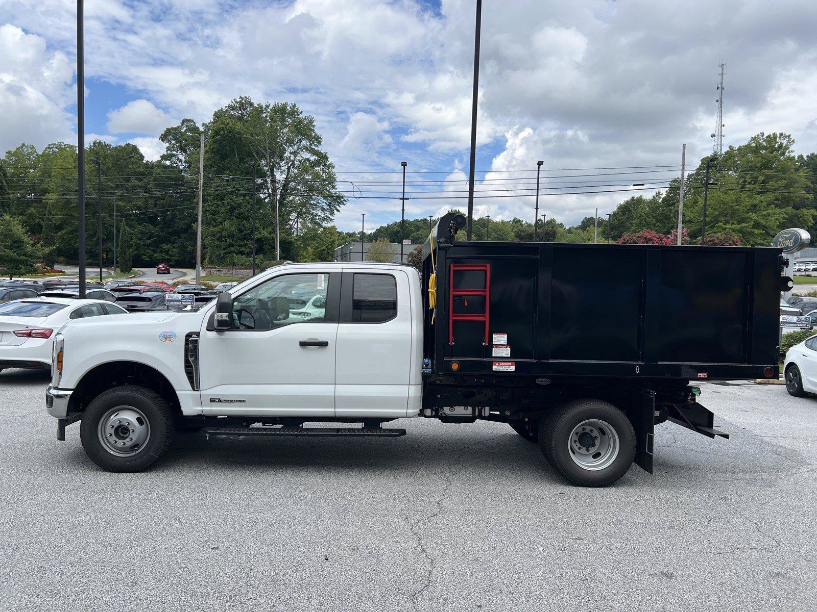 New 2025 Ford F350 XL w/ XL Chrome Package AWD/4WD image 4
