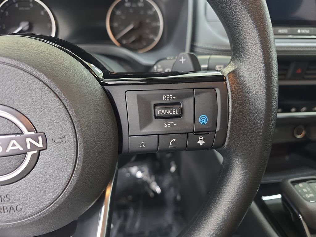 Used 2023 Nissan Rogue SV AWD/4WD image 18