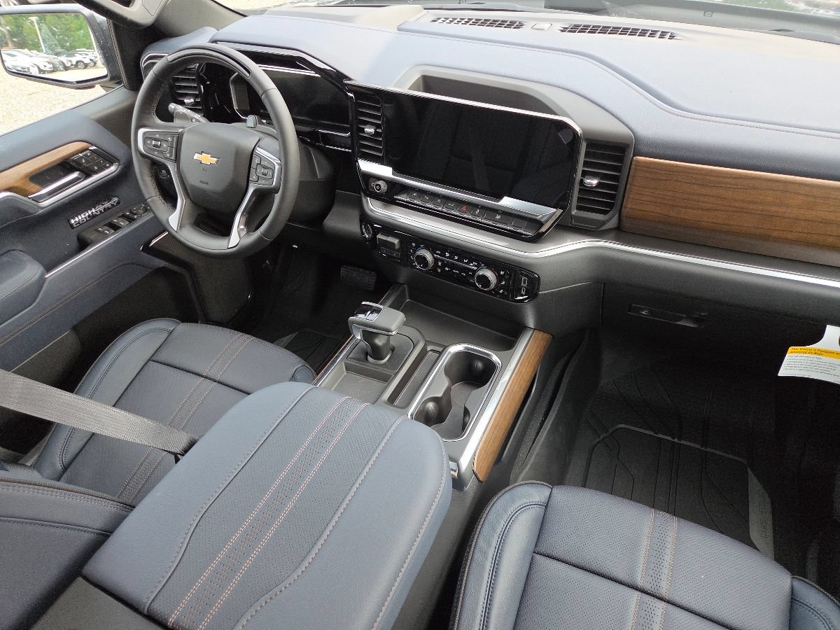 New 2026 Chevrolet Silverado 1500 High Country AWD/4WD image 25