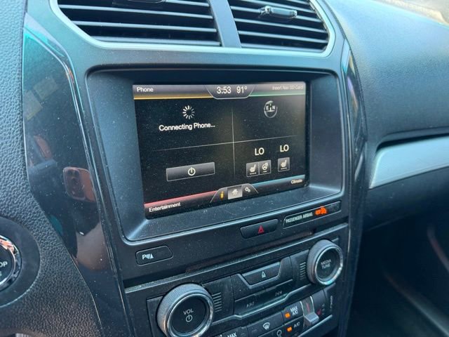 Used 2016 Ford Explorer XLT w/ Equipment Group 202A AWD/4WD image 10