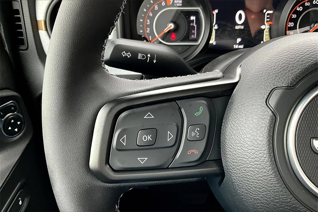New 2025 Jeep Gladiator Sport AWD/4WD image 18