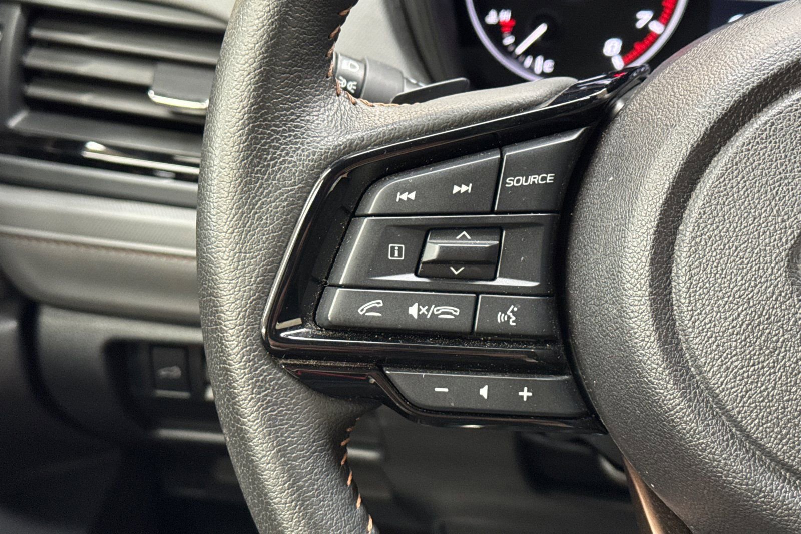 Used 2025 Subaru Forester Sport image 31