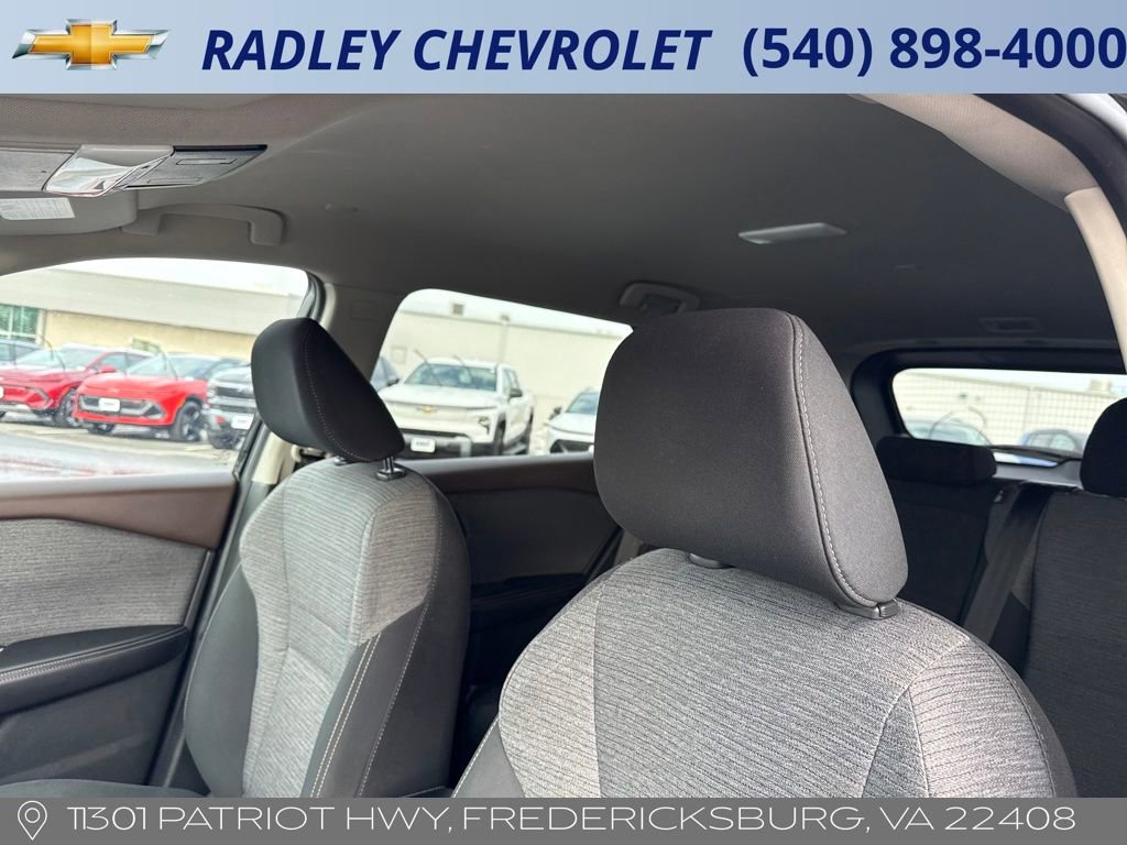 Used 2023 Nissan Rogue SV image 2