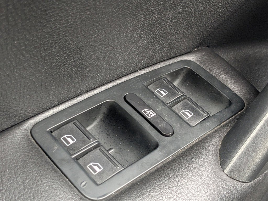 Used 2015 Volkswagen Passat 1.8T Limited Edition image 30