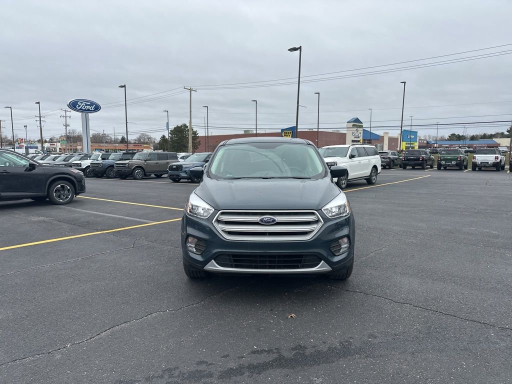 Used 2019 Ford Escape SE image 2