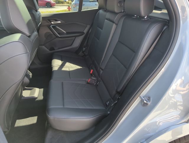 Used 2025 BMW X2 xDrive28i image 29