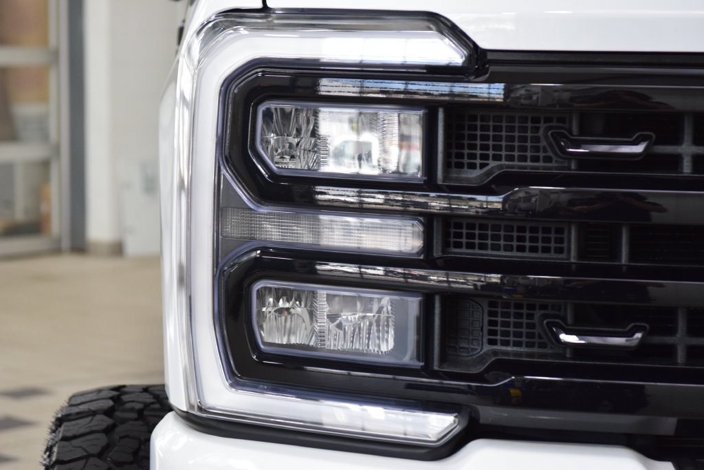 Used 2024 Ford F350 Lariat w/ Lariat Ultimate Package AWD/4WD image 10