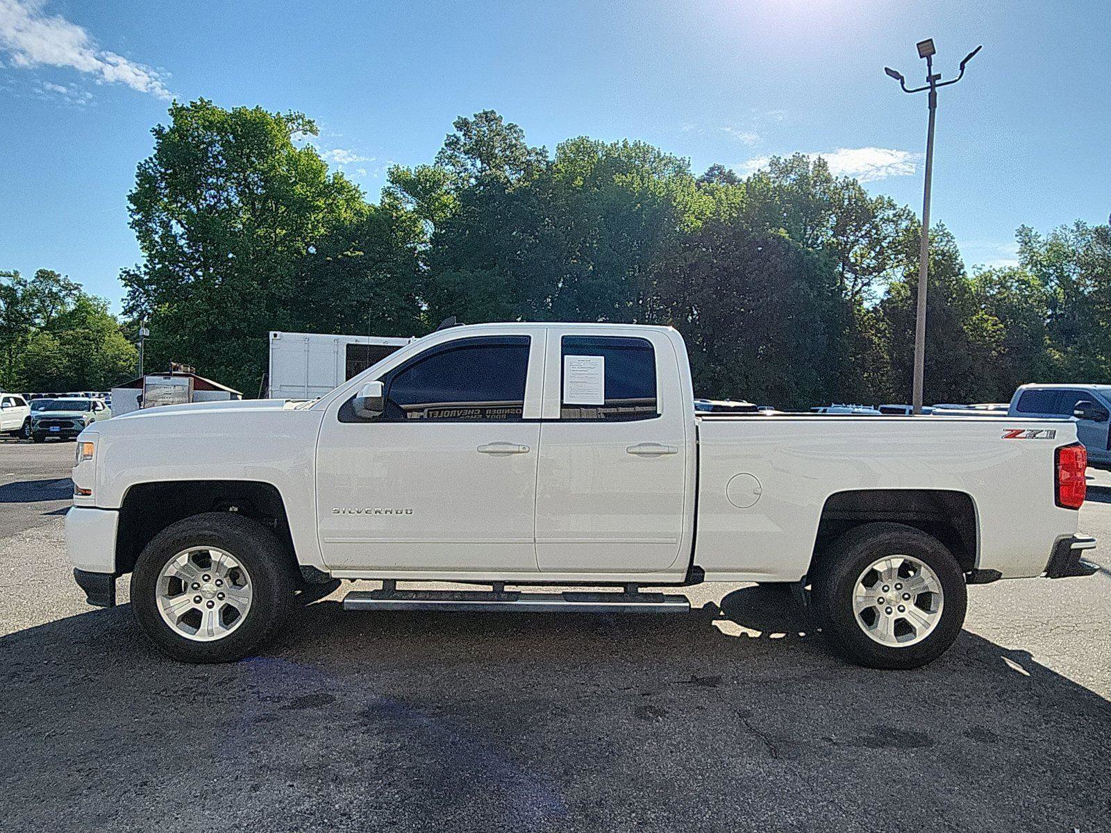 Used 2018 Chevrolet Silverado 1500 LT w/ All Star Edition AWD/4WD image 2