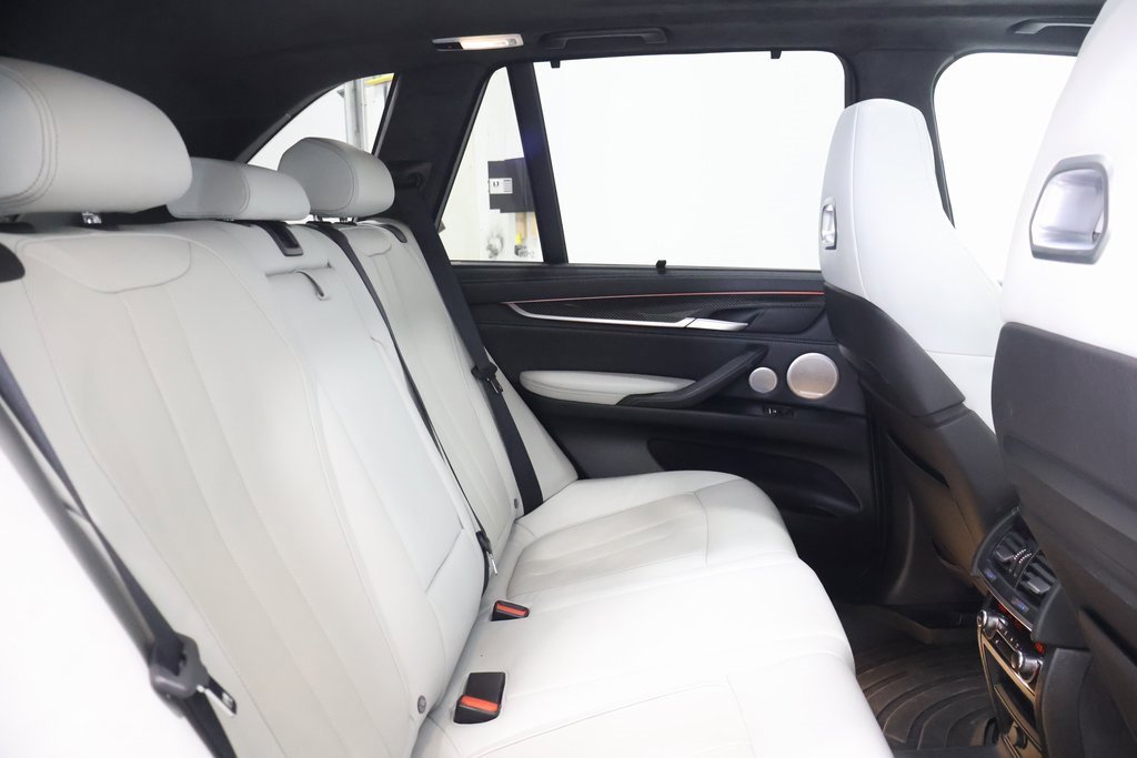 Used 2016 BMW X5 M image 24