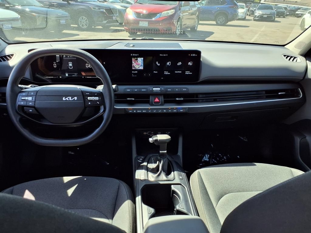 Used 2025 Kia K4 FWD image 23