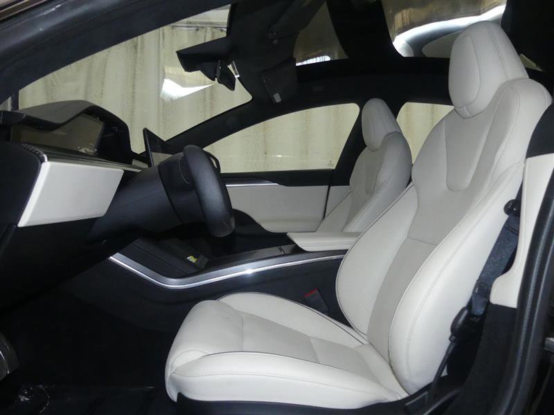 Used 2022 Tesla Model S Plaid image 17