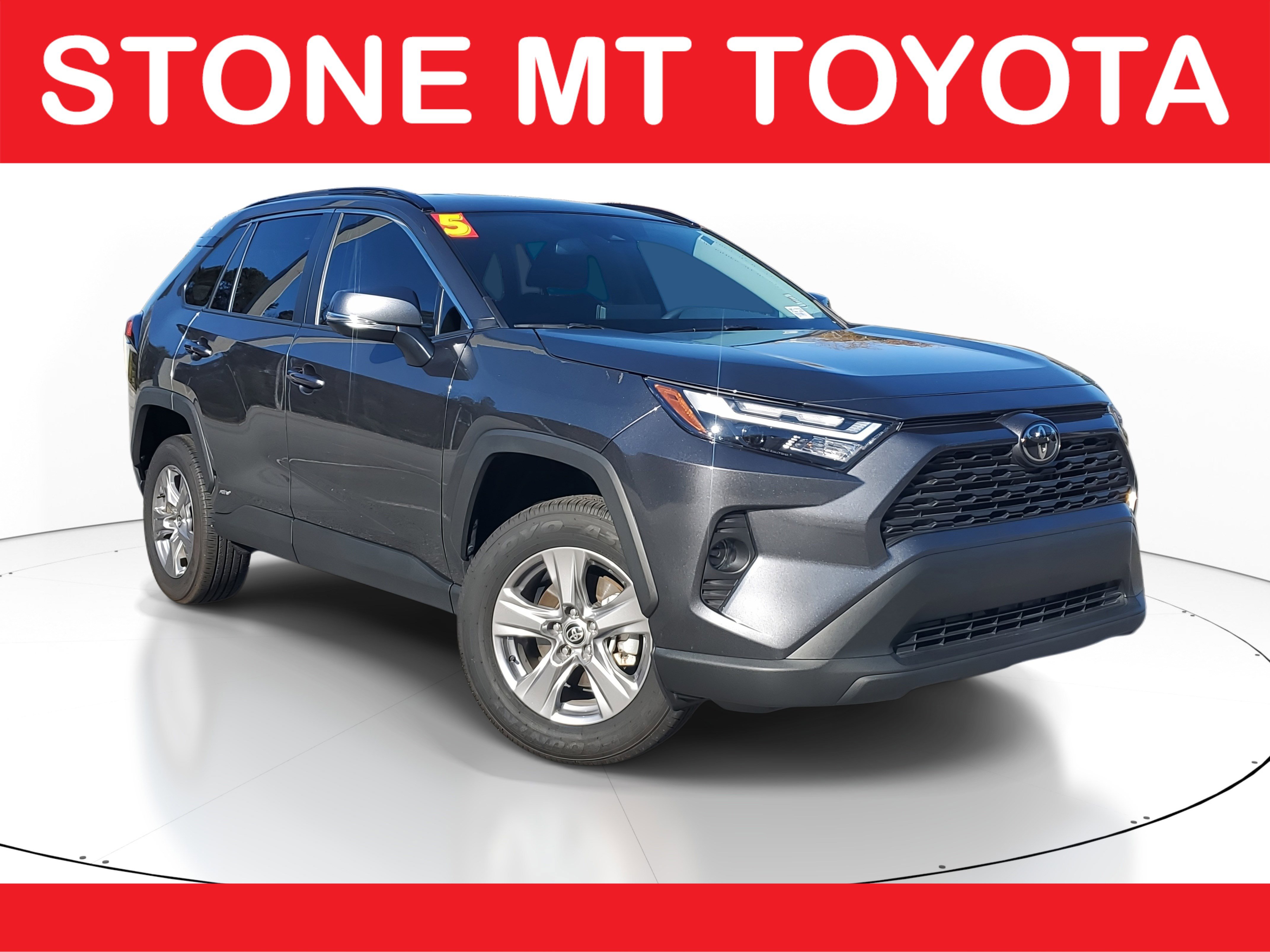 Used 2025 Toyota RAV4 XLE image 1