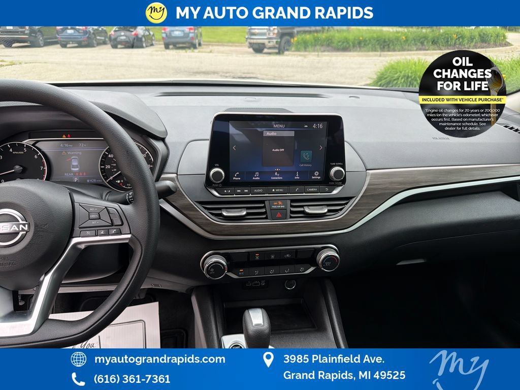 Used 2025 Nissan Altima 2.5 SV FWD image 19