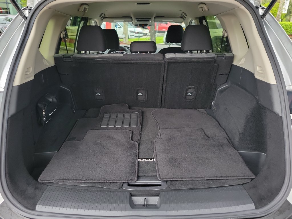 Certified 2023 Nissan Rogue SV FWD image 9