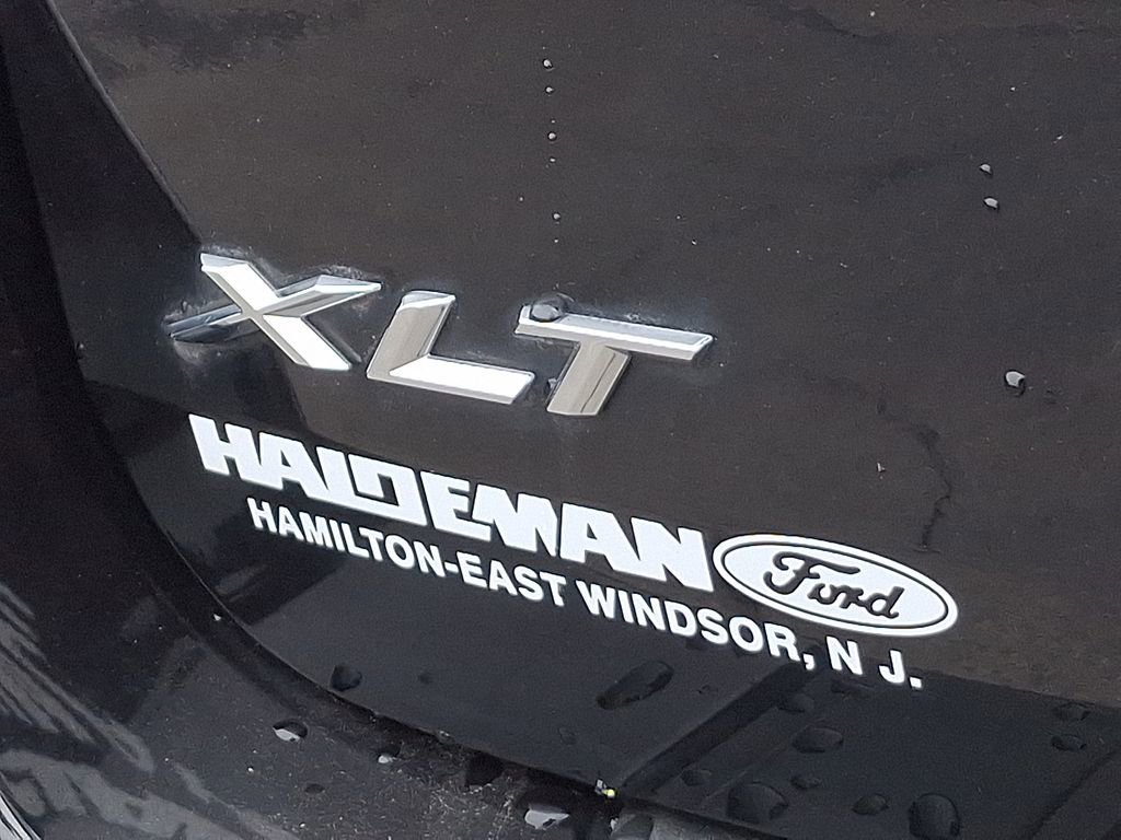 Used 2021 Ford Explorer XLT w/ Equipment Group 202A image 29