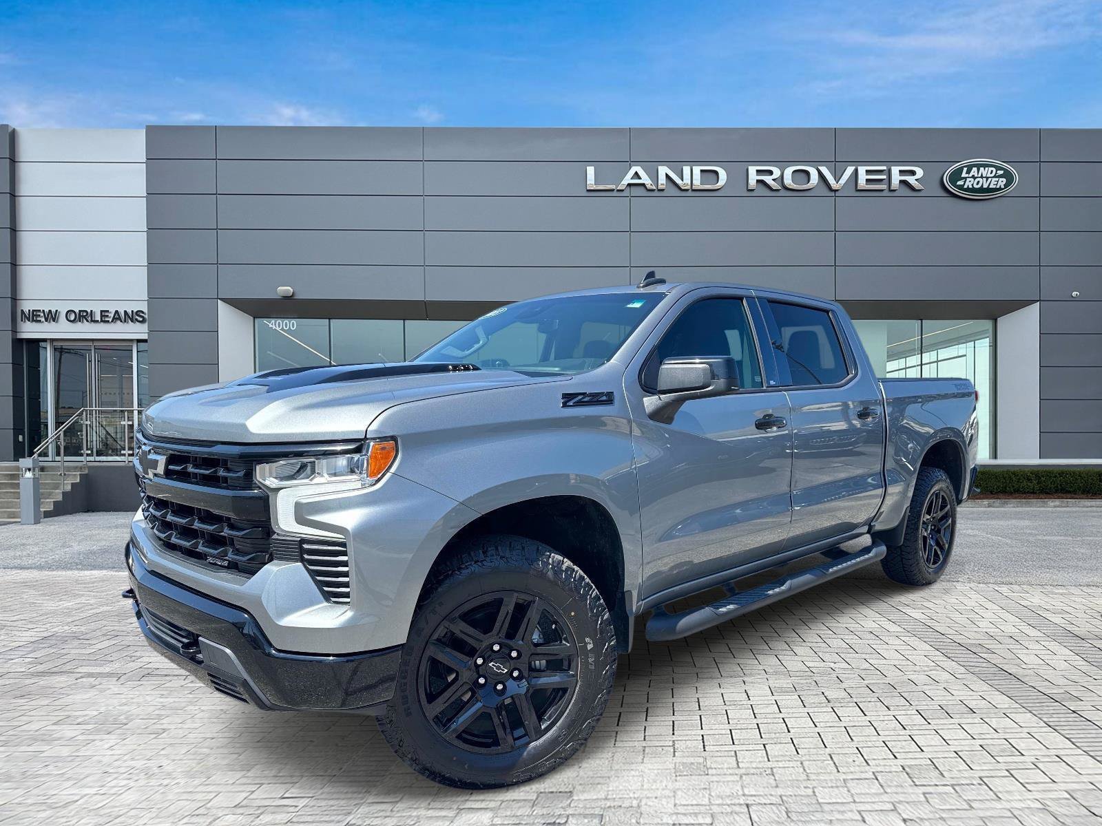 Used 2023 Chevrolet Silverado 1500 LT Trail Boss w/ Protection Package AWD/4WD image 1