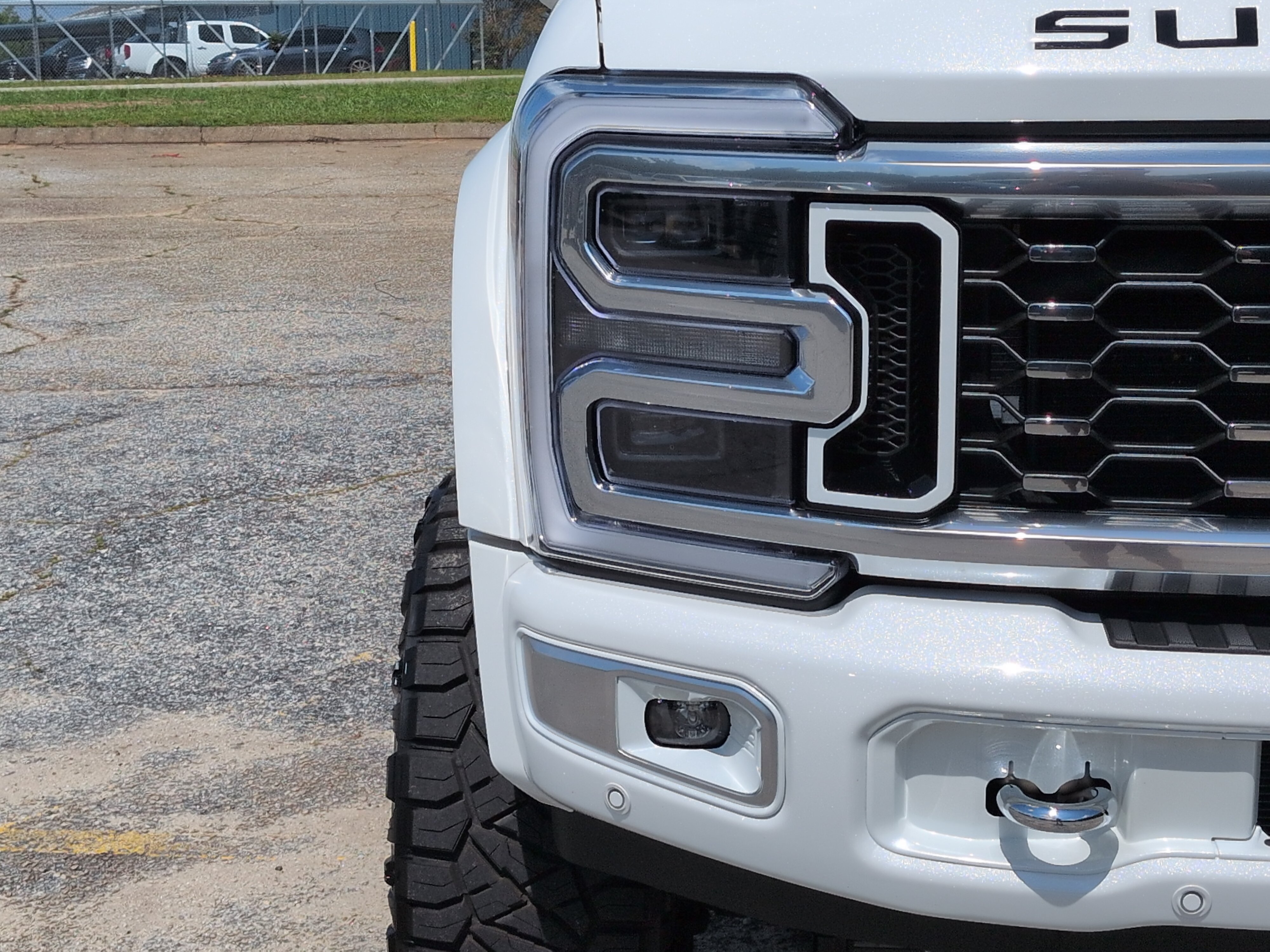 Used 2024 Ford F450 Platinum w/ FX4 Off-Road Package AWD/4WD image 8