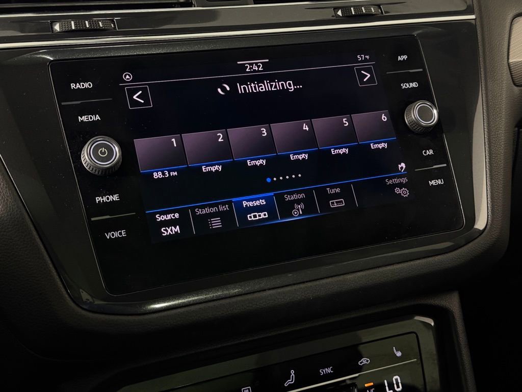 Used 2022 Volkswagen Tiguan SE R-Line image 17