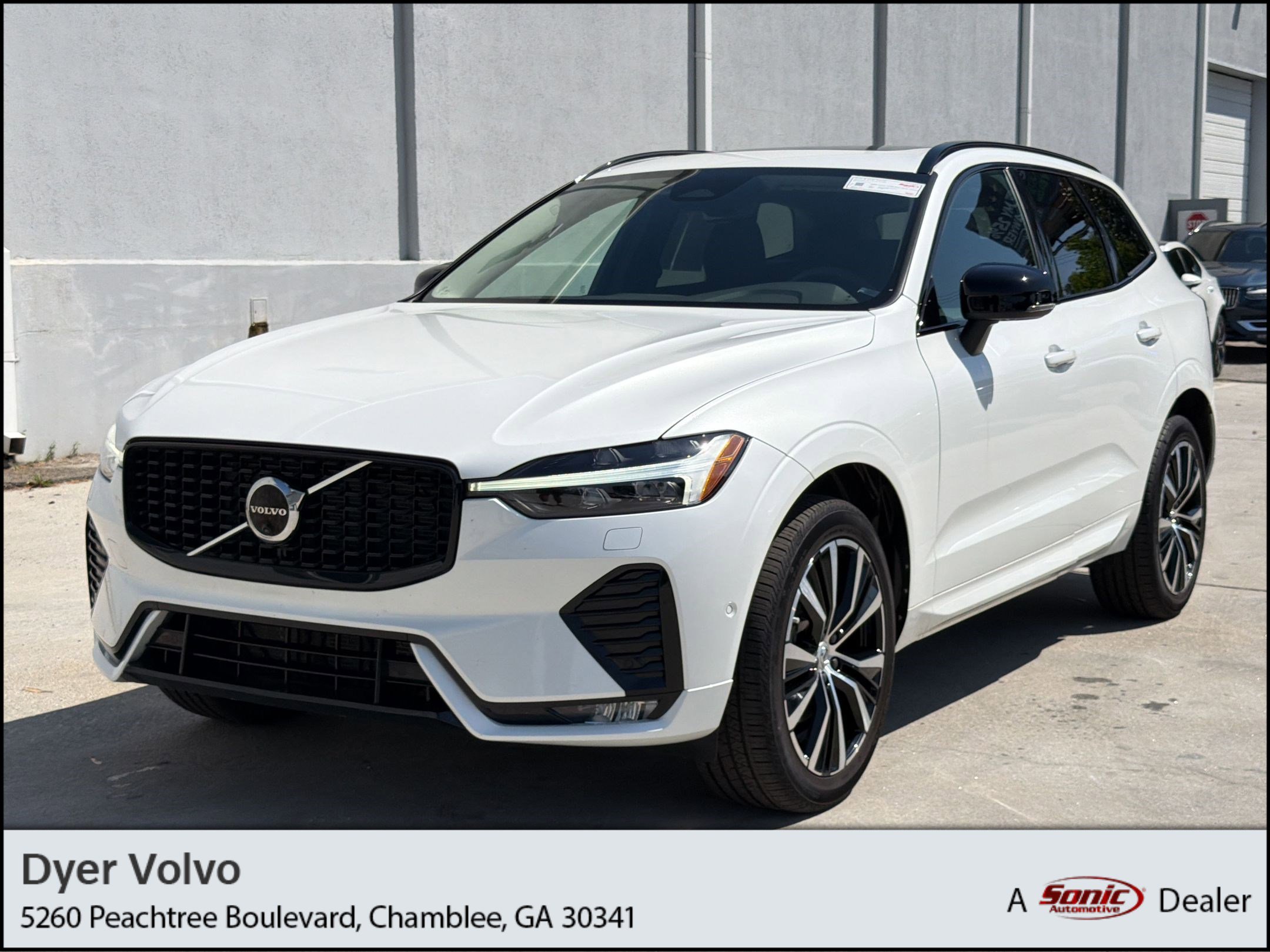 Used 2023 Volvo XC60 B5 Plus w/ Climate Package image 1