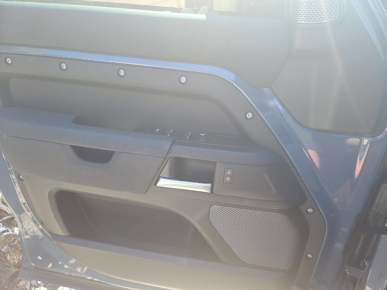 Used 2020 Land Rover Defender 110 image 24