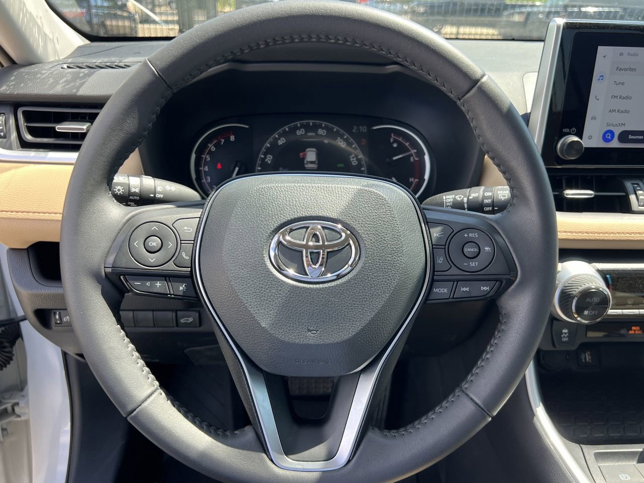 Used 2025 Toyota RAV4 XLE Premium FWD image 6