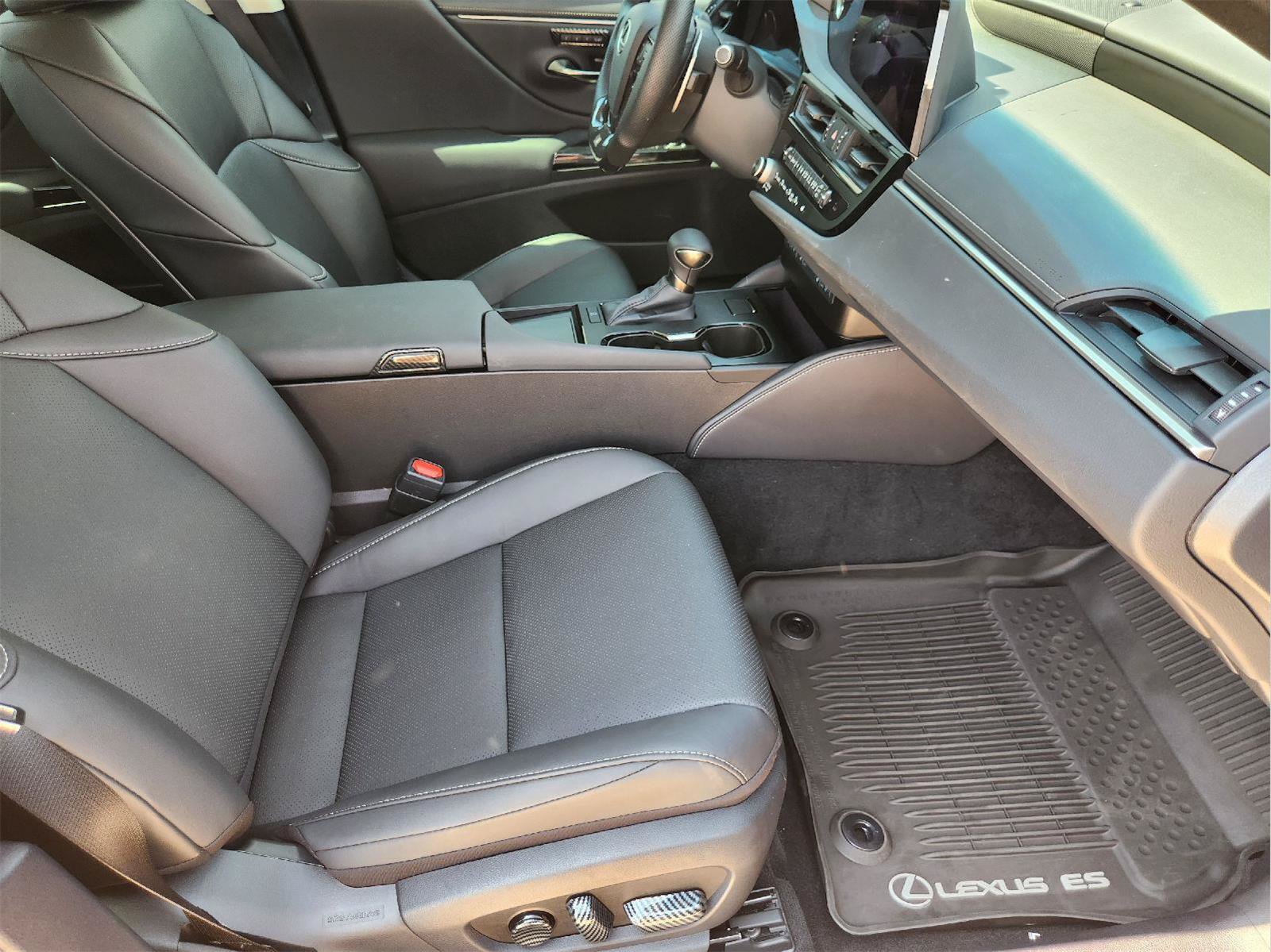 Used 2025 Lexus ES 350 w/ Premium Package FWD image 13