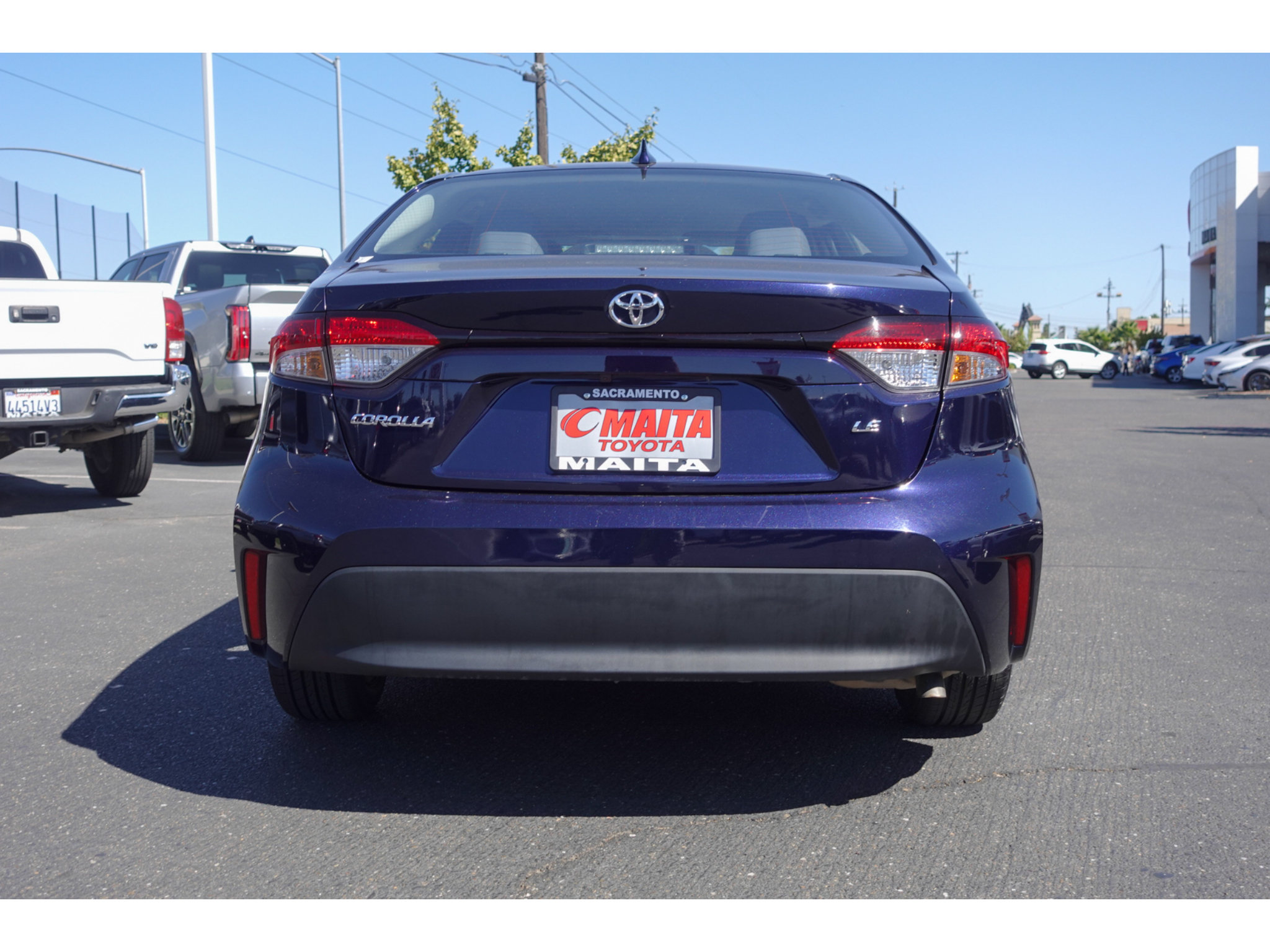 Used 2025 Toyota Corolla LE FWD image 4
