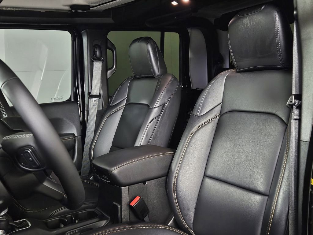 Used 2025 Jeep Gladiator Sport image 22