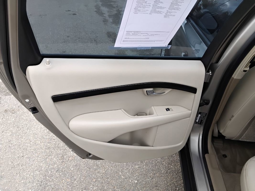 Used 2008 Volvo XC70 3.2 image 19