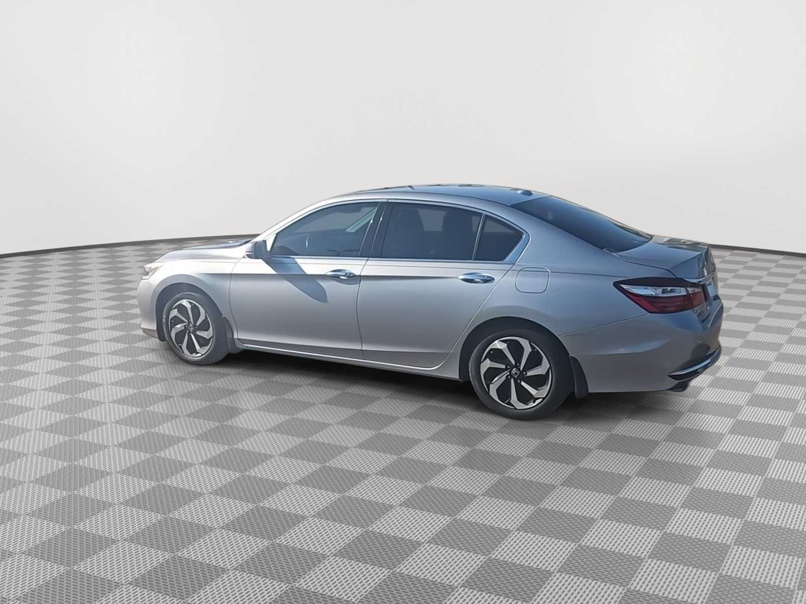Used 2017 Honda Accord EX-L image 6