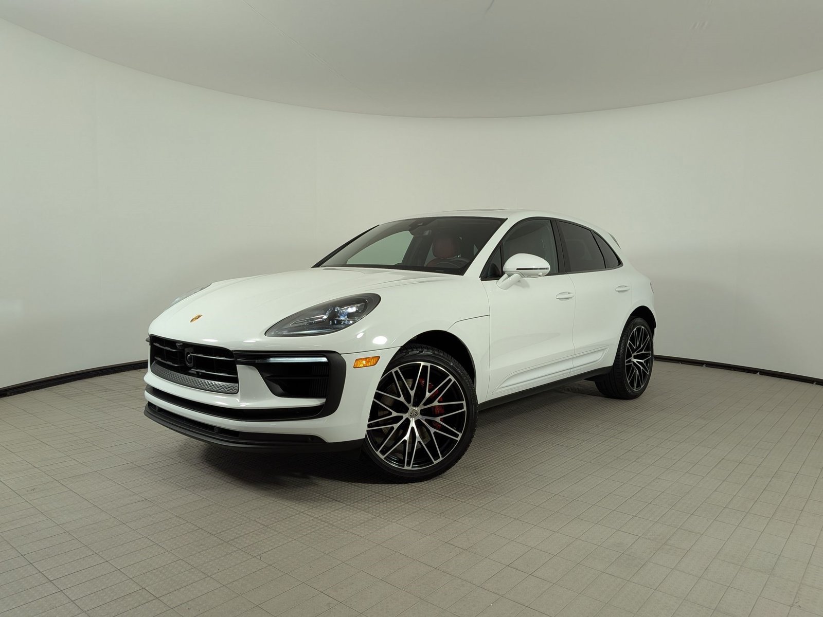 Certified 2025 Porsche Macan S AWD/4WD image 1