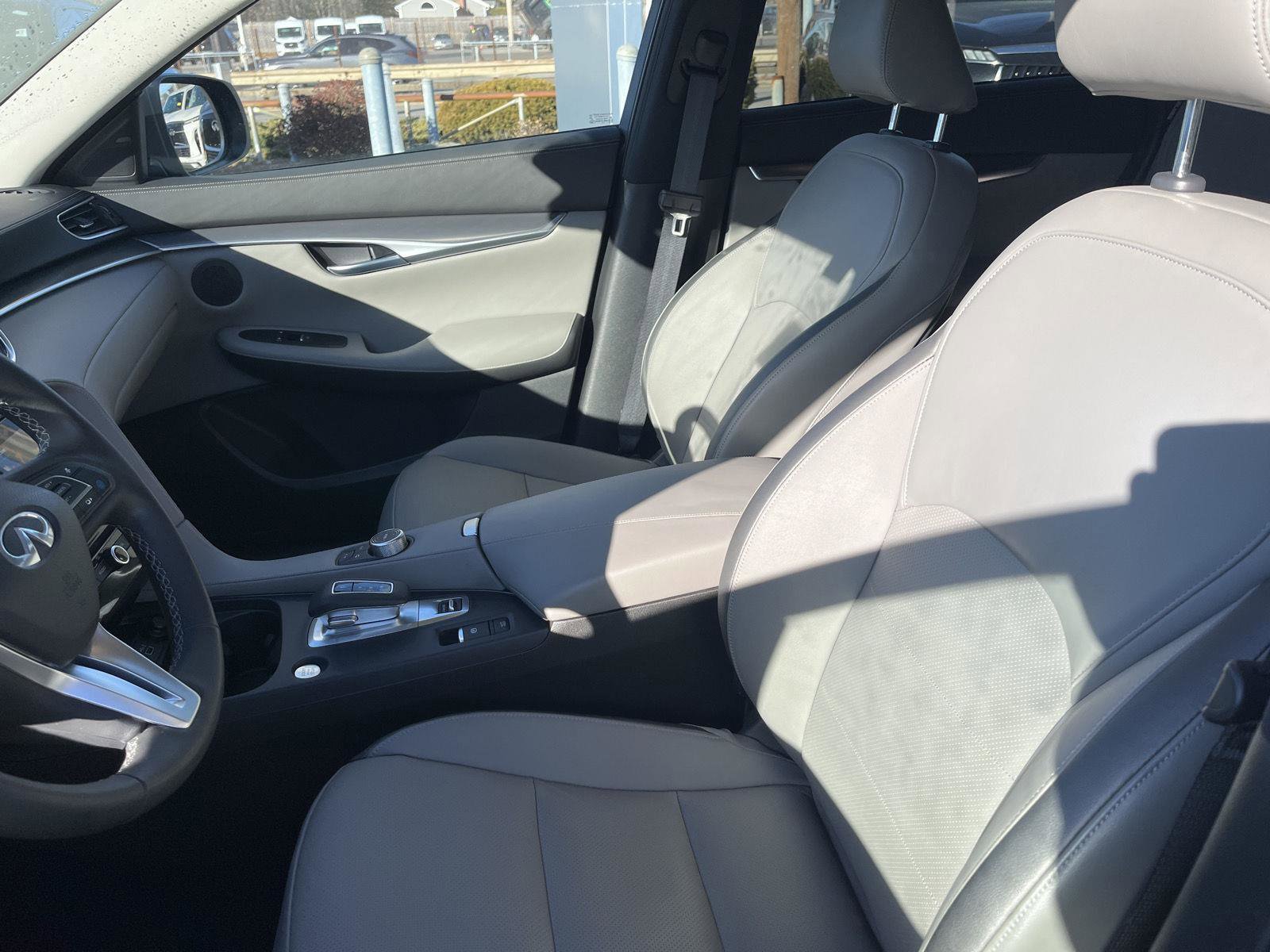 Certified 2023 INFINITI QX50 Luxe image 9